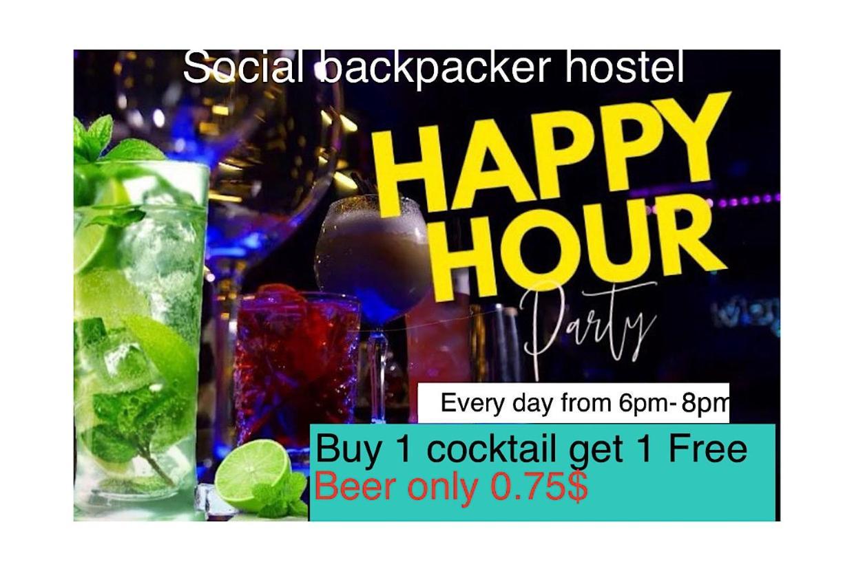 Social Backpacker Hostel & Rooftop Bar Battambang Bagian luar foto